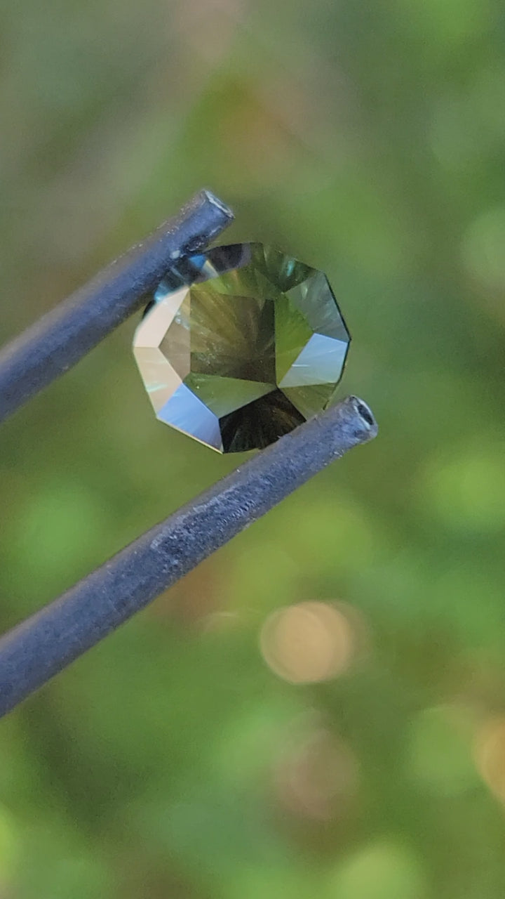 2.8 carat Greenish Brown Sapphire - Fantasy Cut, 9.2x8.6mm