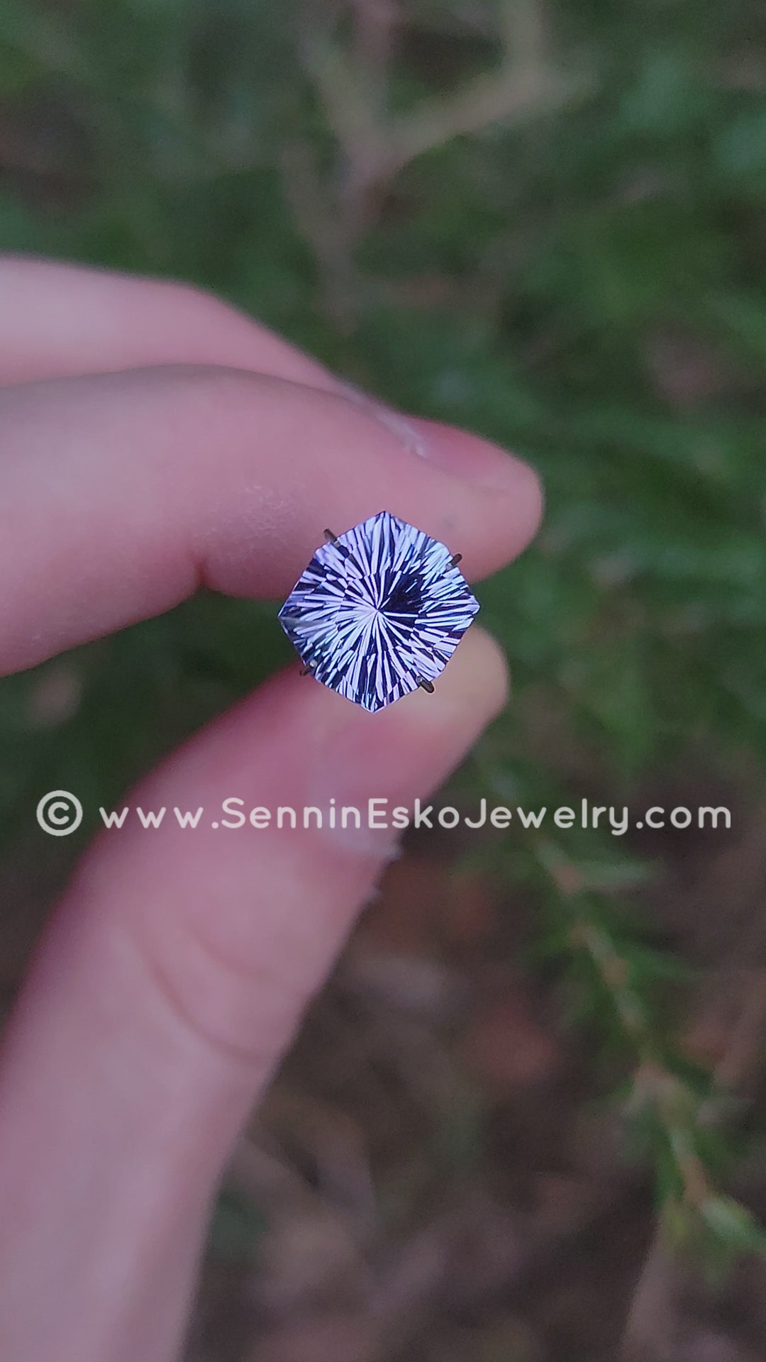 Coussin octogonal en tanzanite violet bleuté de 5,3 ct - Coupe fantaisie - 11x10,5 mm