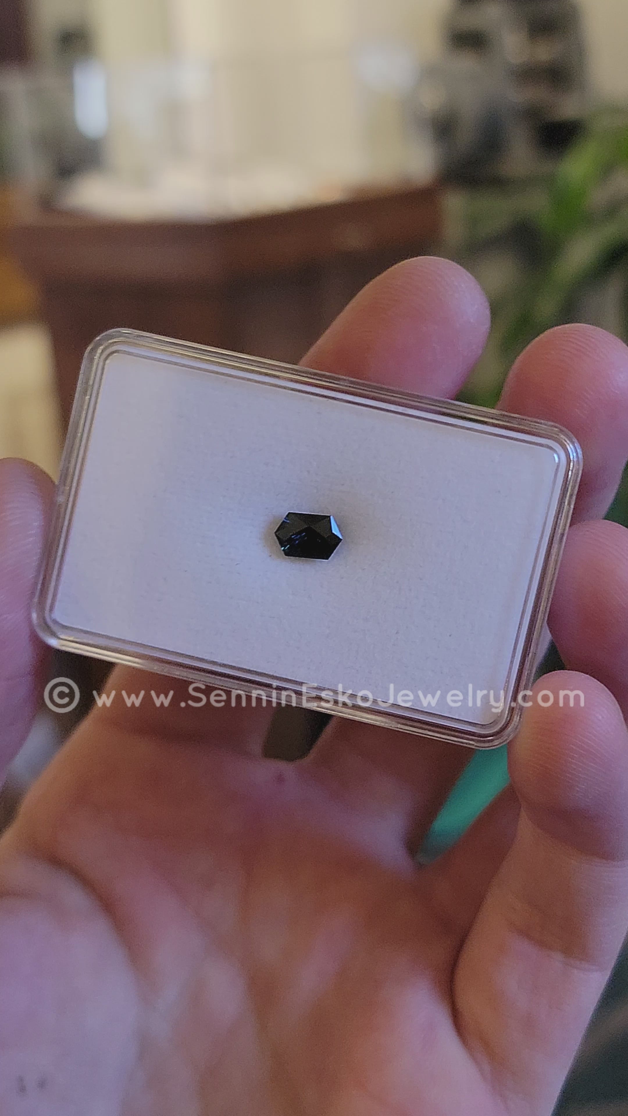 1.24ct Inky Blue Sapphire Hexagon - Fantasy Cut 7.7x4.9mm – Sennin