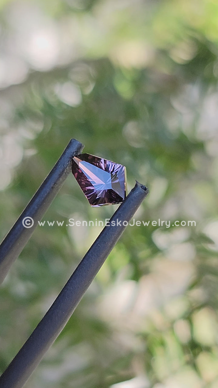 1,42 Karat farbverändernder violetter Saphir-Drachen – 8,7 x 6 mm, Fantasy-Schliff