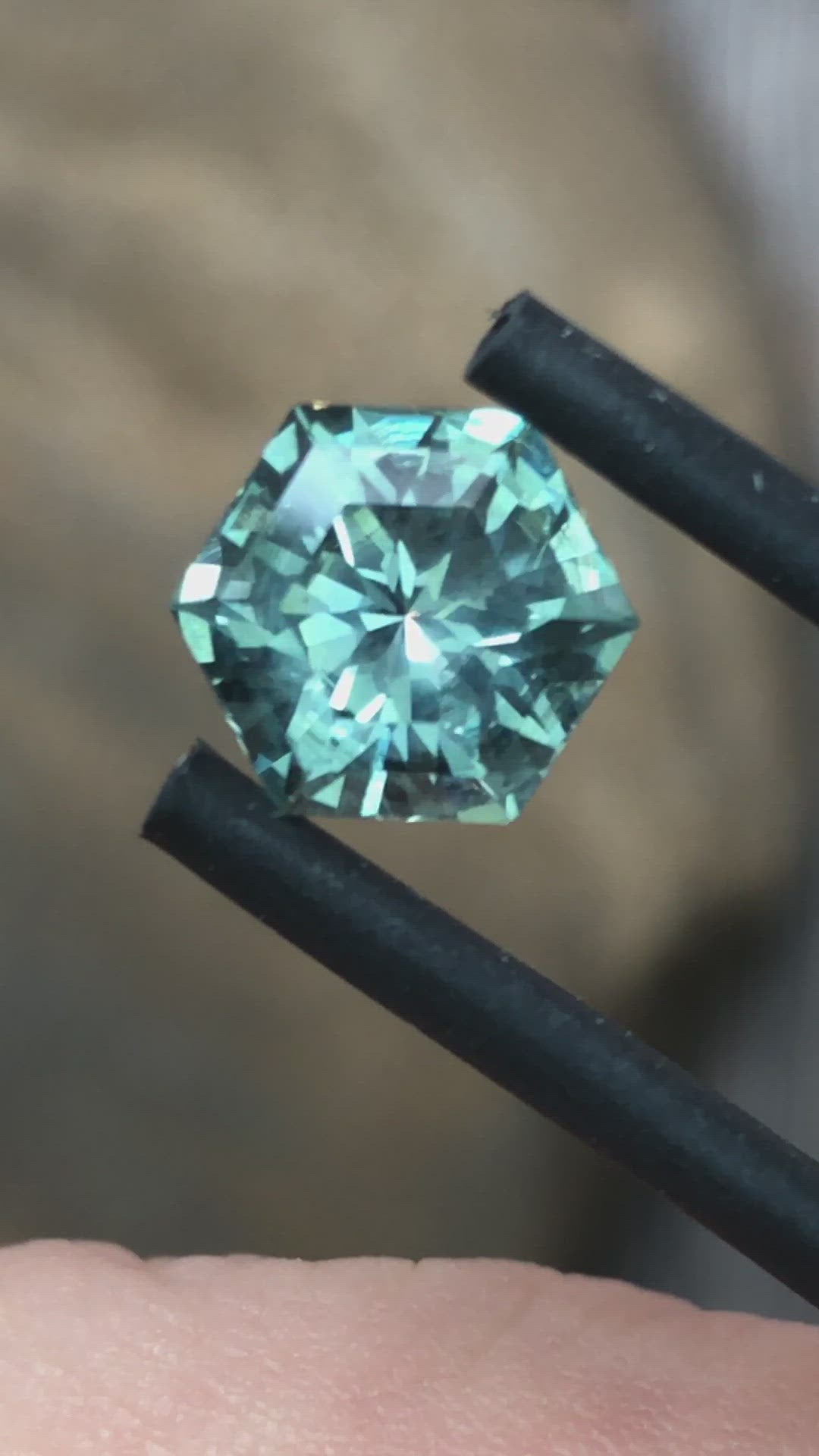 Montana-Saphir, sechseckig, 7,8 x 6,7 mm, 1,66 Karat – Blaugrün – Präzisionsschliff
