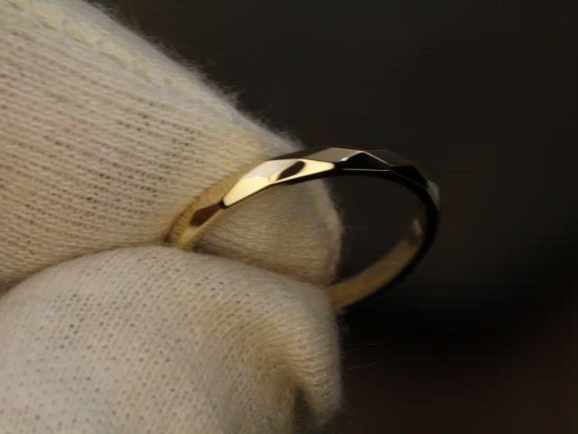 Faceted 14kt Yellow Gold 2mm Band