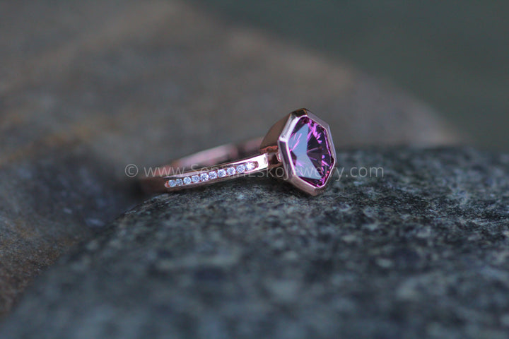 Diamond Channel Accented Rose Gold Bezel Ring Setting - Depicted with a Fantasy cut Mahenge Garnet (Setting Only, Center Stone Sold Separately) Sennin Esko Jewelry Bezel Setting, Diamond Alternative, Green Amethyst, Green Amethyst Ring, Prasiolite Ring, Recycled E Loose Settings