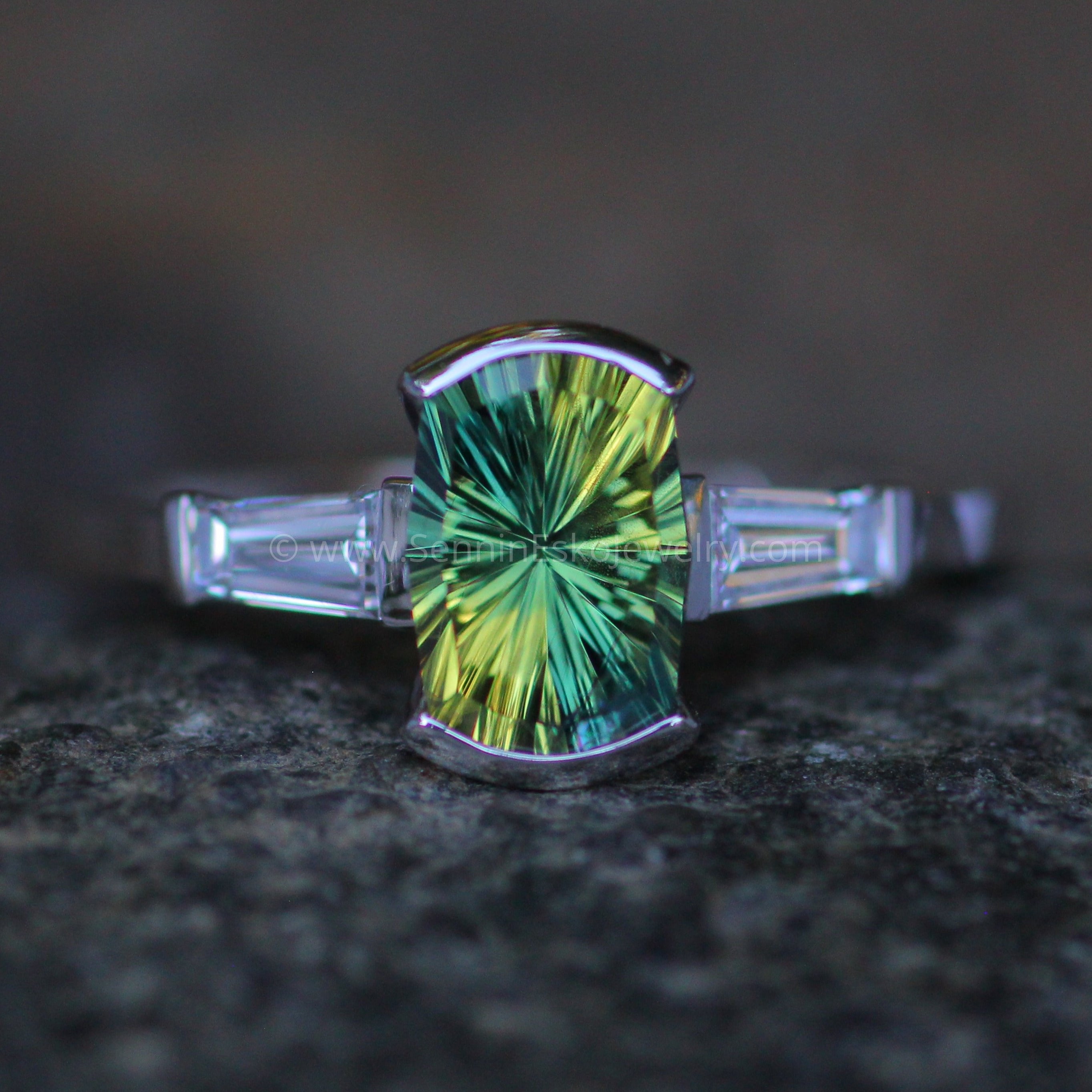 Emerald Ring With Diamond Accents | Bijoux Majesty