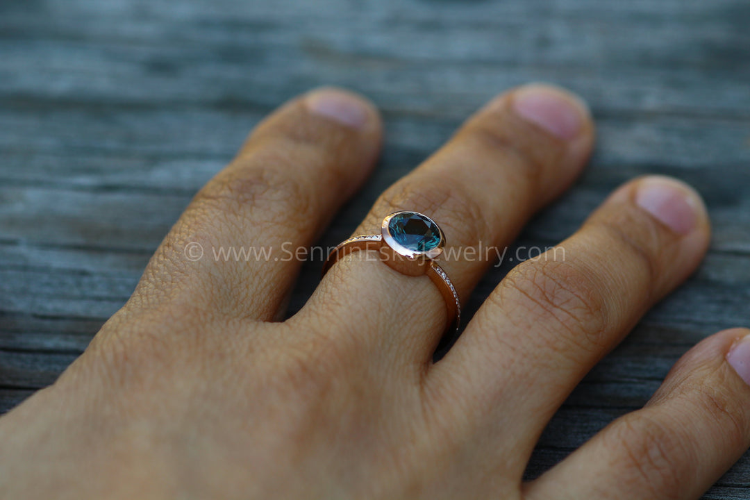 Diamond Channel Accented Rose Gold Bezel Ring Setting - Fantasy cut Color Changing Umba Sapphire Depicted (Setting Only, Center Stone Sold Separately) Sennin Esko Jewelry Aquamarine Bezel, Aquamarine Gold, Aquamarine Sapphire, Aqumarine Engagement, Blue Sapphire Bezel, C Loose Settings