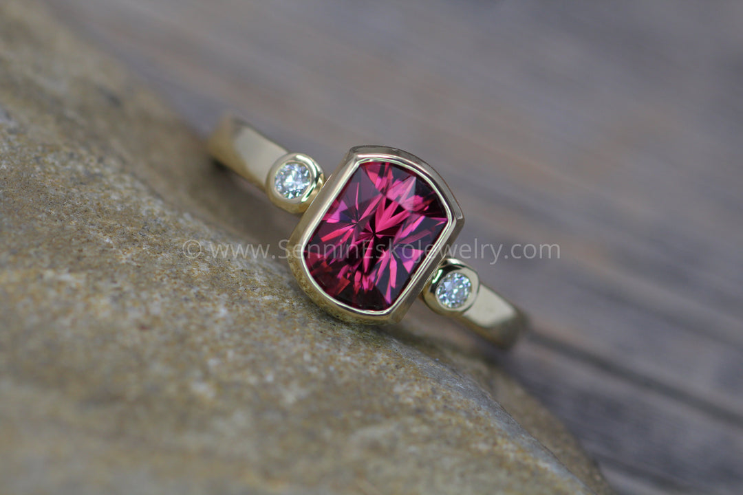 Three Gem Diamond accented Yellow Gold Bezel Ring Setting - Depicted with a Precision Cut Umba Garnet (Setting Only, Center Stone Sold Separately) Sennin Esko Jewelry Bezel Setting, Diamond Alternative, Green Amethyst, Green Amethyst Ring, Prasiolite Ring, Recycled E Loose Settings