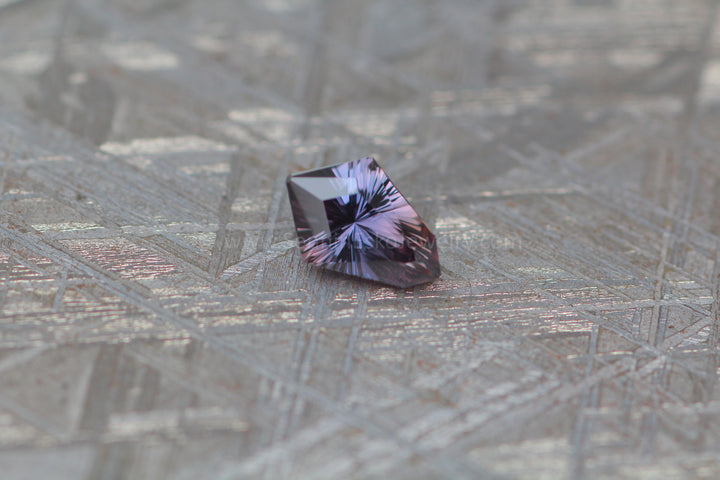 1.42 Carat Color Shifting Purple Sapphire Kite - 8.7x6mm, Fantasy Cut Sennin Esko Jewelry Blue Sapphire, Color Change Sapphire, Color Shifting Sapphire, Fantasy Cut Sapphire, Fantasy Sapphir Past Hand Cut Gemstones