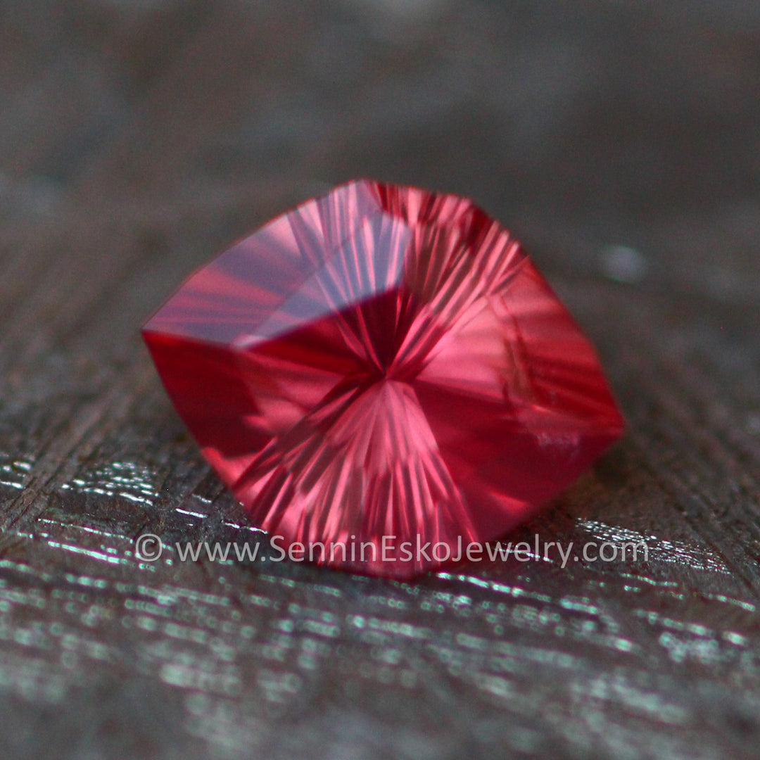 1mm Ruby Red Hex – KokoGlitterBel
