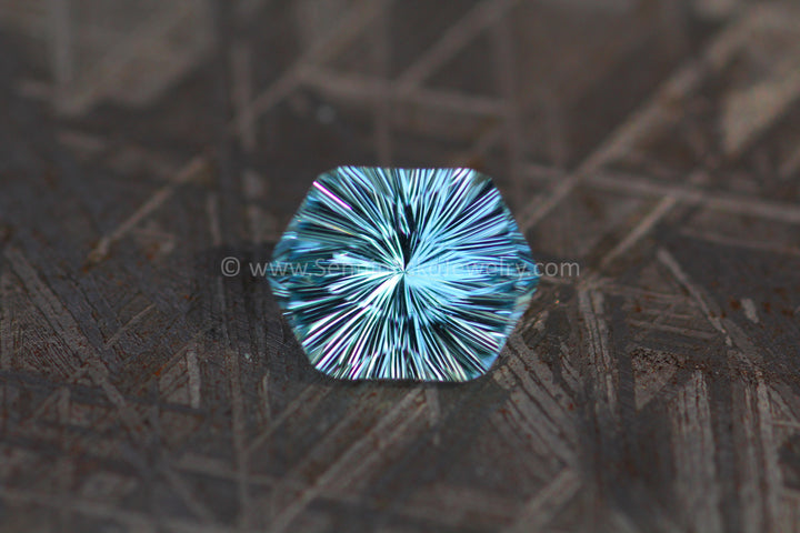 Hexagone aigue-marine bleu clair 2,58 carats - 10,5 x 8,2 mm, coupe fantaisie