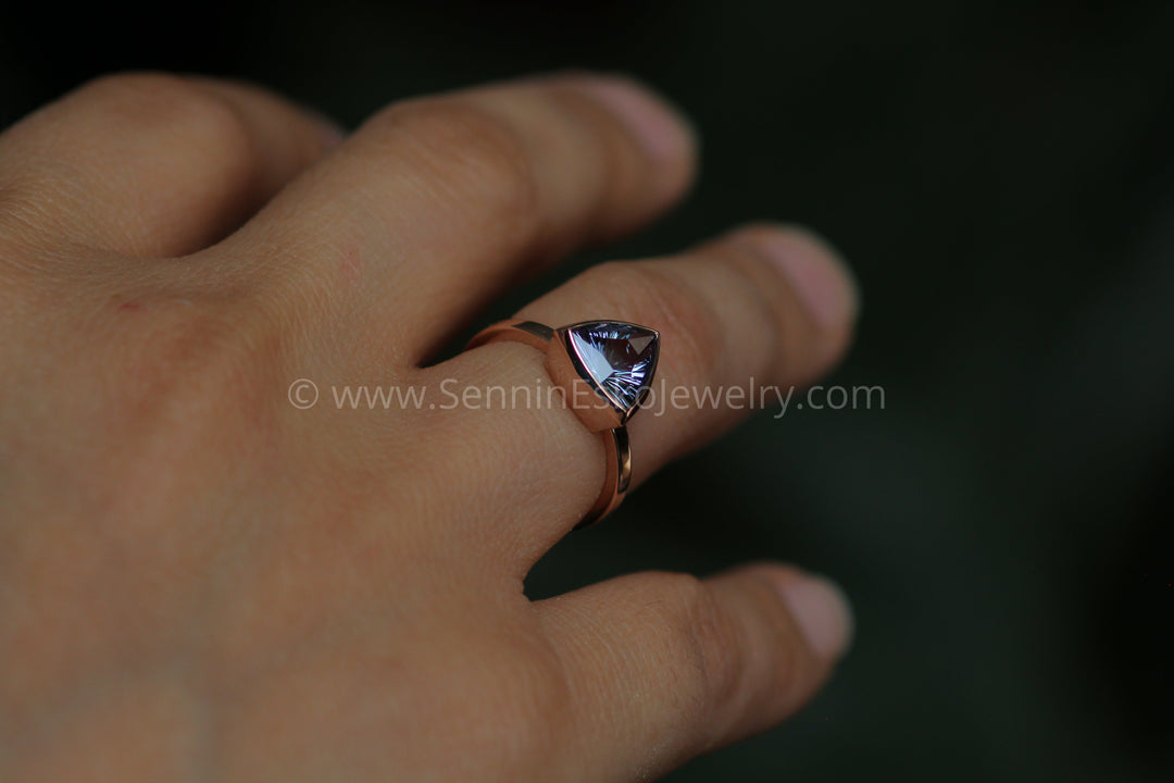 Medium Weight Bezel Ring Setting with a Rectangular Band - Tanzanite Depicted (Setting Only, Center Stone Sold Separately) Sennin Esko Jewelry Rose Gold, Rose Gold Bezel, Tanzanite, Tanzanite Bezel, Tanzanite Engagement, Tanzanite Jewelry, Tan Loose Settings