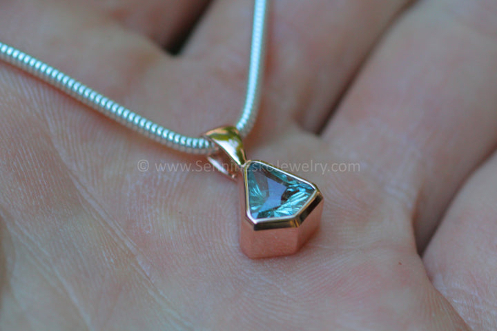 Rose Gold Pendant for Small & Medium Sized Gems - Depicted with a Fantasy cut 1.8 carat Umba Sapphire (Setting Only, Center Stone Sold Separately)
