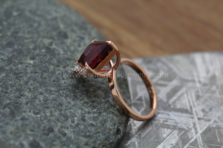 Basket Setting with Diamond Accents - Depicted with a  6.8 Carat Rhodolite Garnet (Setting Only, Center Stone Sold Separately) Sennin Esko Jewelry Engagement Rings, Garnet Kite, Garnet Ring, Garnet Ring Set, Gold Engagement Ring, Gold Garnet Ring, Loose Settings