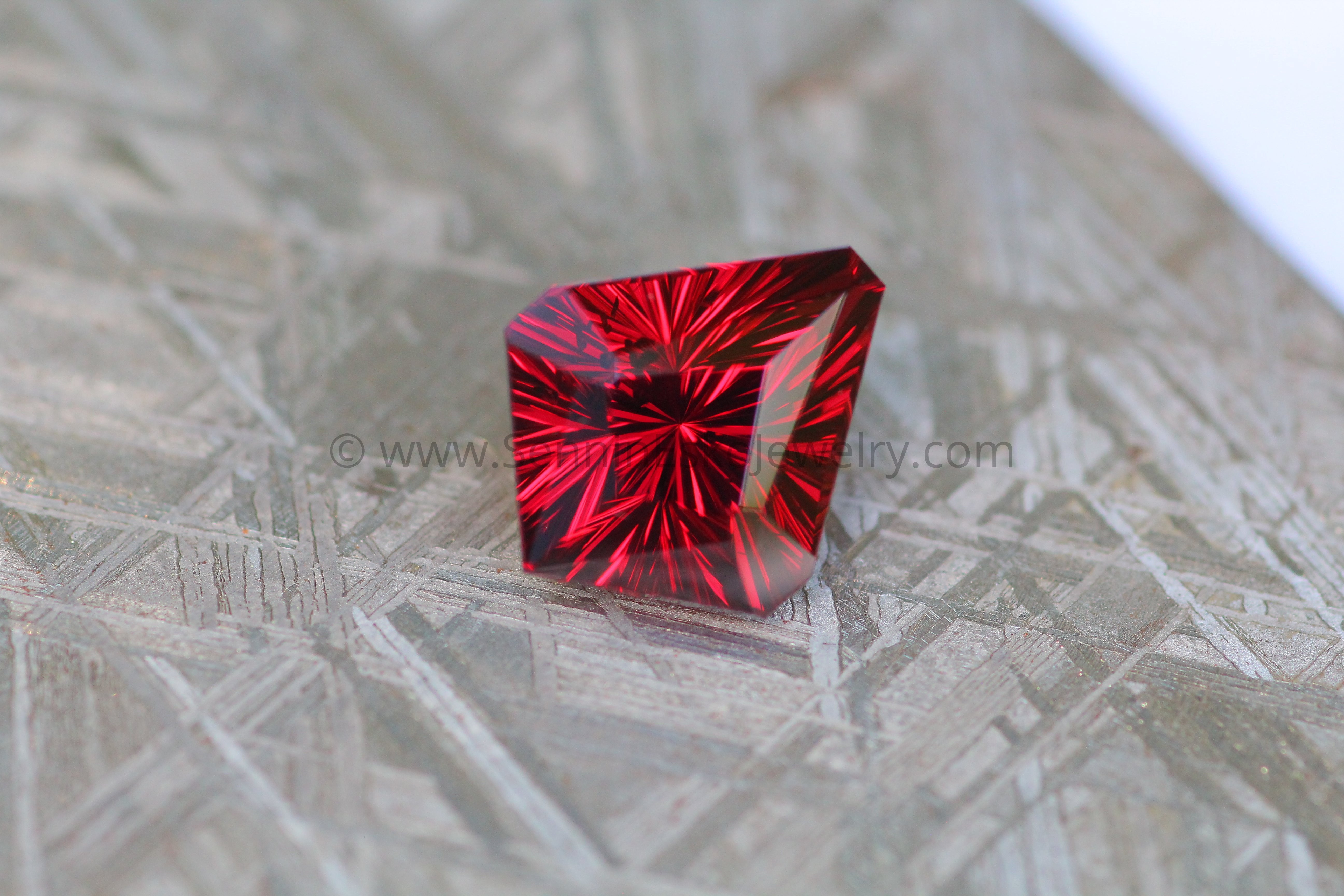 6.8 Carat Fantasy Cut Rhodolite Garnet - Custom Kite – Sennin Esko