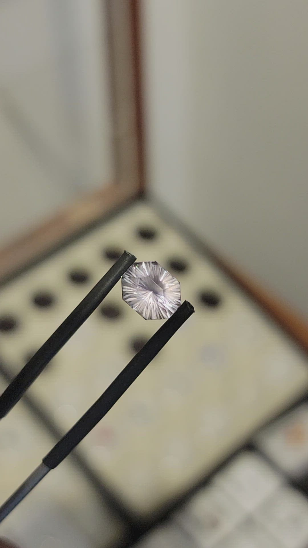 Octogone Saphir Umba Gris Lilas 2,2 carats - Taille Fantaisie, 8,4x6,6 mm