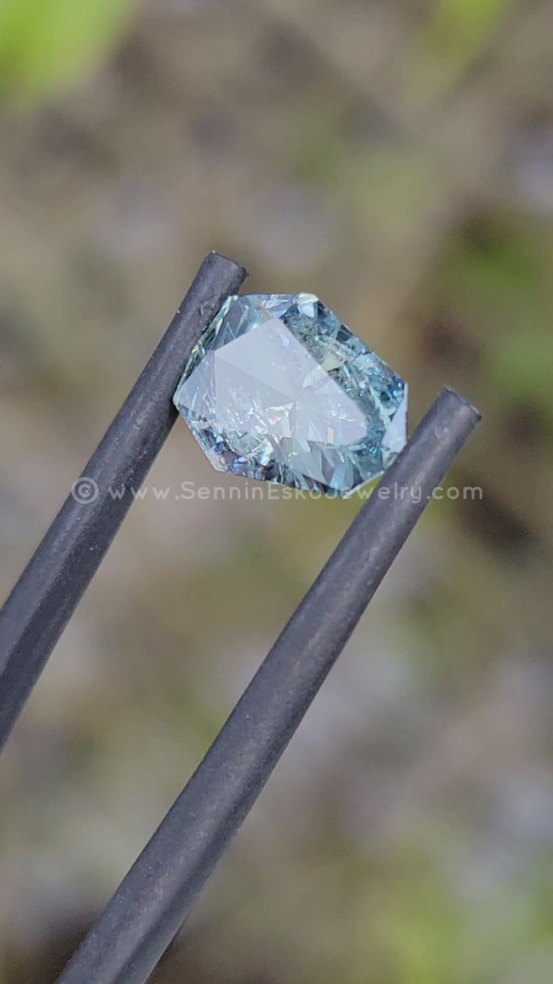 2.7 ct Mint Sapphire Shield, Bleu/Vert - Coupe de précision - 10x7.7mm