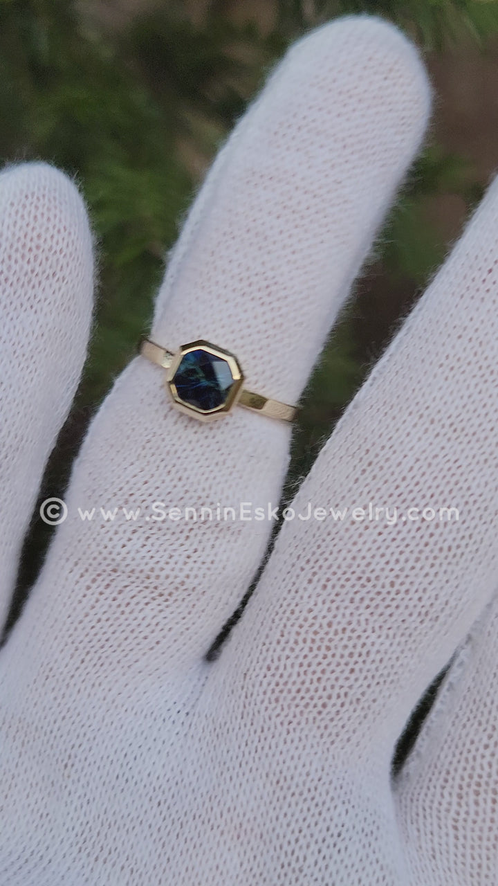 VERSANDFERTIG: 1,39 Karat tintenblauer/grüner Saphir-Ring aus 14-karätigem Gelbgold – Größe 6,5