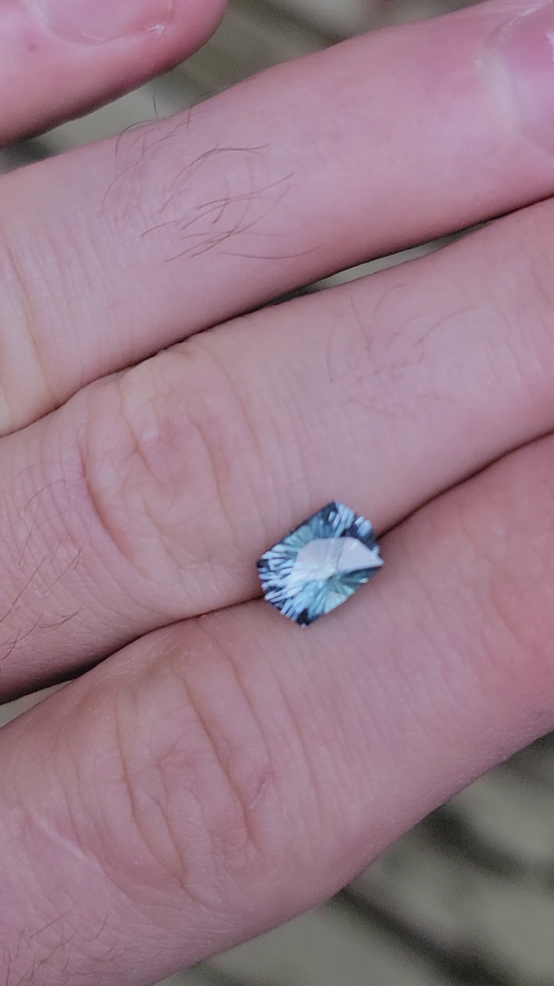 Saphir Montana vert bleuté de 2,1 carats - Taille fantaisie, 8,8 x 6,1 mm
