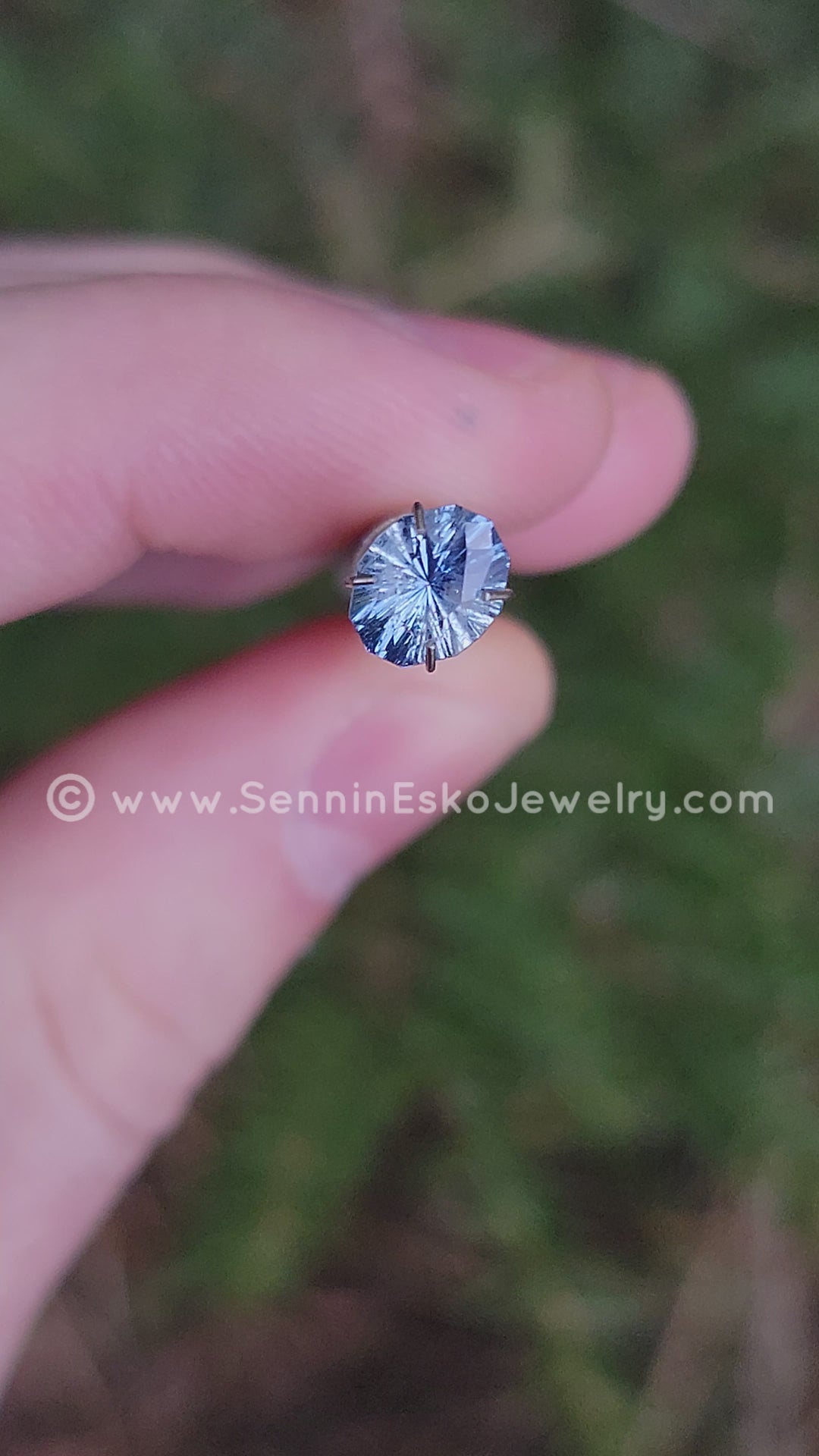 1,5 ct blauer/silberner Umba-Saphir im ovalen Zwölfeck – Fantasy-Schliff – 9 x 6,7 mm