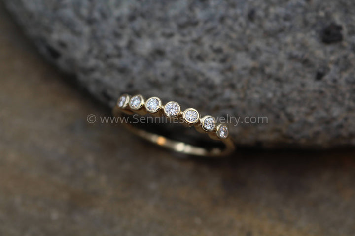 Diamond Multi Bezel Wedding Ring in 14 or 18 Karat Gold - VS Diamond Sennin Esko Jewelry dainty diamond band, diamond band, Diamond Bezel Ring, Diamond channel ring, Diamond multi bezel, di FINE RINGS / ENGAGEMENT