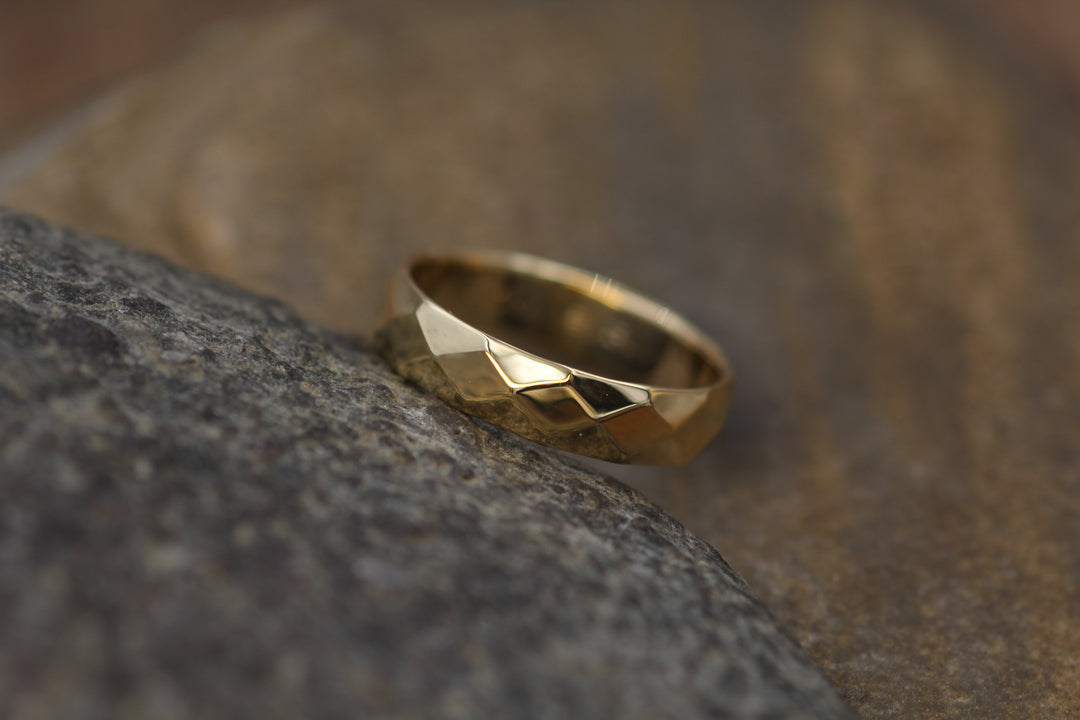 18kt Yellow Gold 5x1.4mm Hammered/Faceted Texture Band Sennin Esko Jewelry 18kt faceted band, 18kt gold band, 18kt yellow gold, 4mm Gold Ring, Custom Engraving, Engraved Band, ENGRAVABLE BANDS/WEDDING