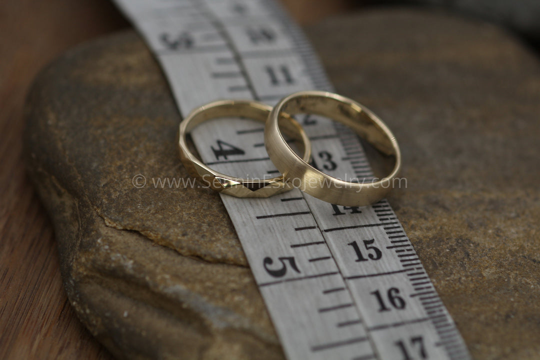Wedding Ring SET - Yellow Gold Faceted Band 3.5x1.5mm & Half Round Comfort Fit 4.5x1.5mm Sennin Esko Jewelry Bands, engravable band, engravable gold band, Faceted Band, Faceted gold ring, Gold Band Engraving,  ENGRAVABLE BANDS/WEDDING