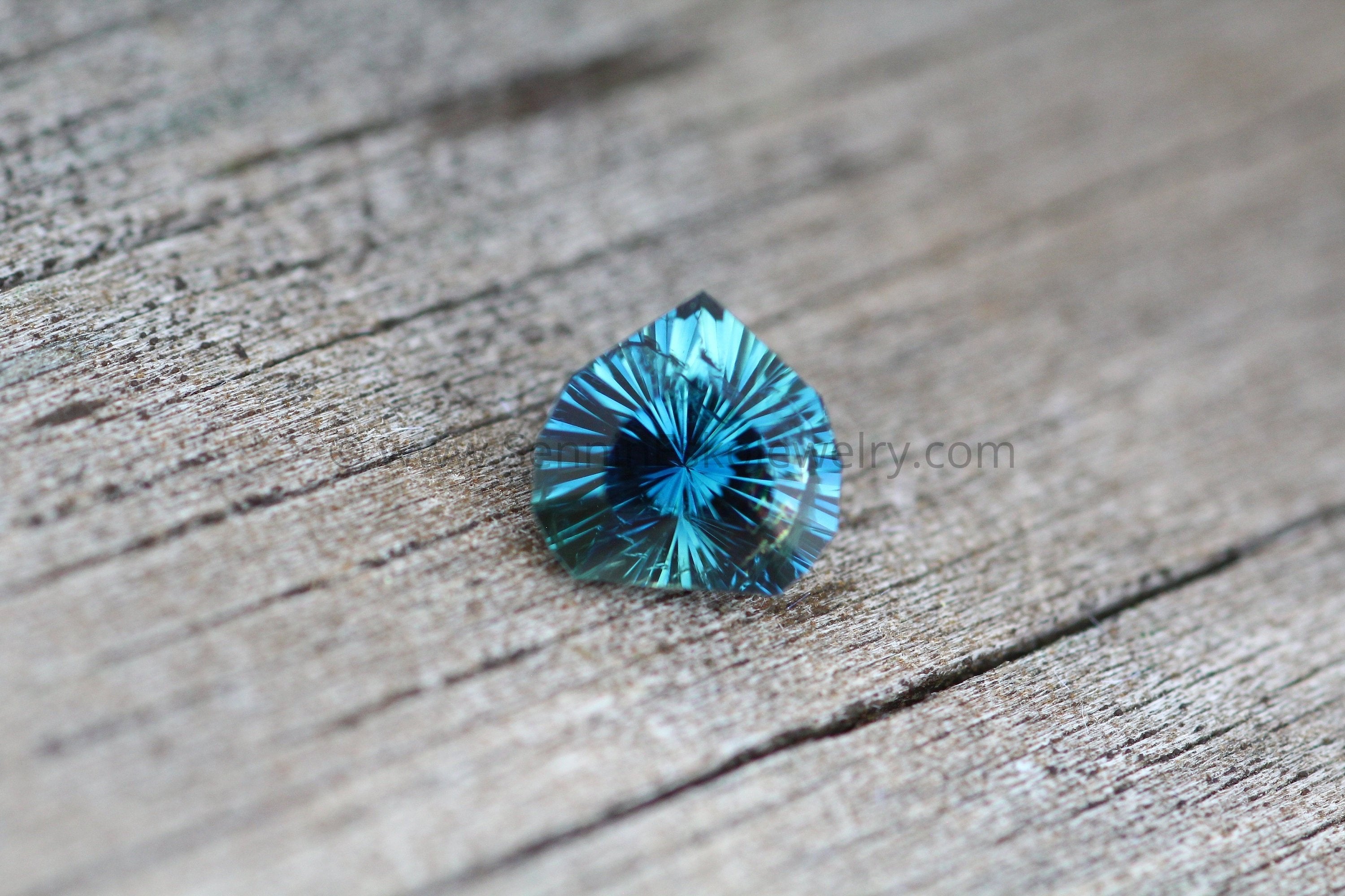 神聖ハート型ターコイズ Sacred Power Stone Turquoise